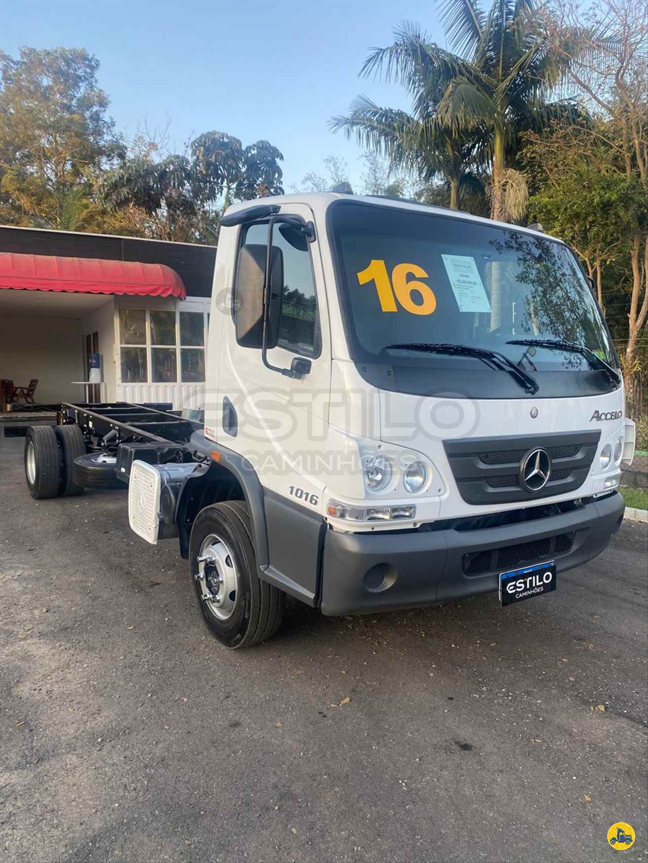 CAMINHAO MERCEDES-BENZ MB 1016 Baú Furgão 3/4 4x2 Estilo Caminhões POUSO ALEGRE MINAS GERAIS MG